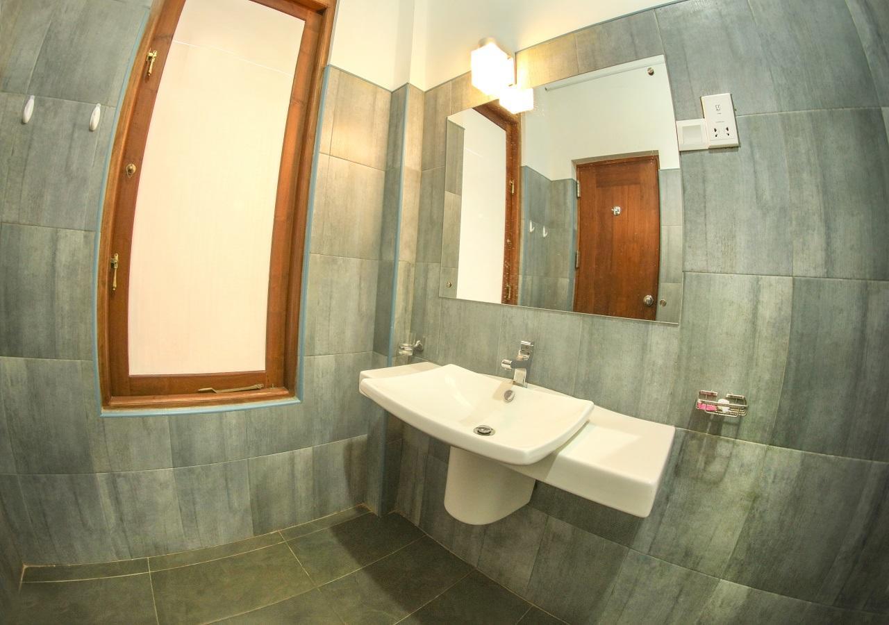 White Rose Beach Resort Marawila Zewnętrze zdjęcie
